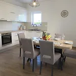 M&l Holliday * بيوغْغاد نا موغو