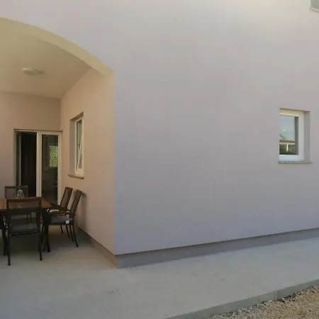 M&l Holliday Tatil Evi Biograd Na Moru