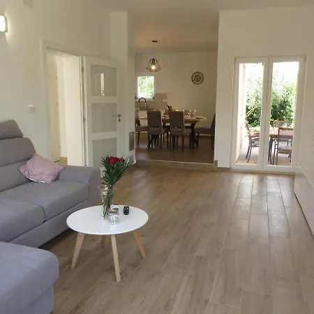 M&l Holliday Vikendica Biograd Na Moru