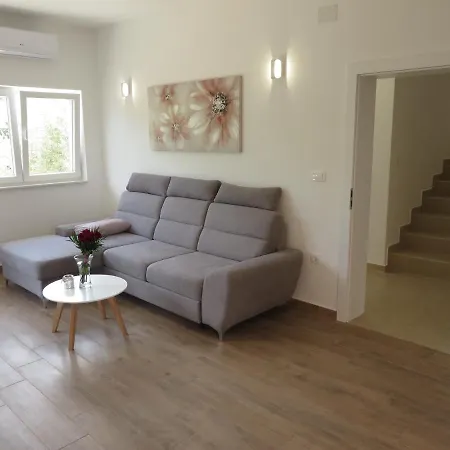 M&l Holliday Holiday home Biograd Na Moru