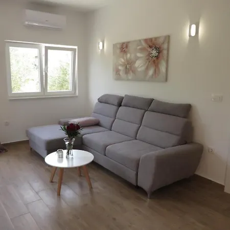 M&l Holliday Holiday home Biograd Na Moru