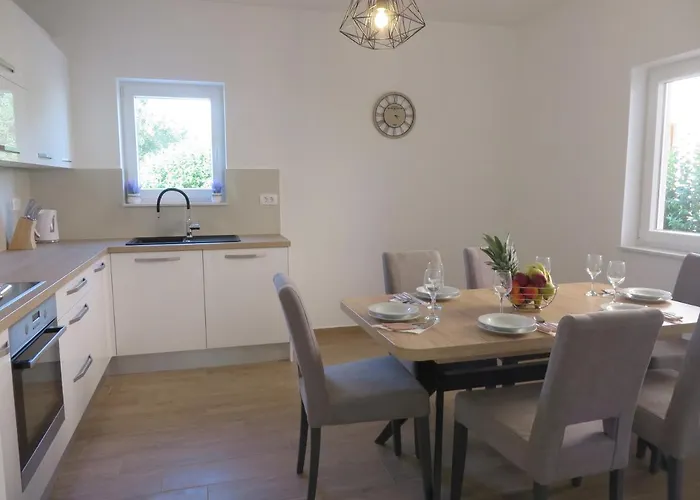 M&l Holliday Biograd Na Moru