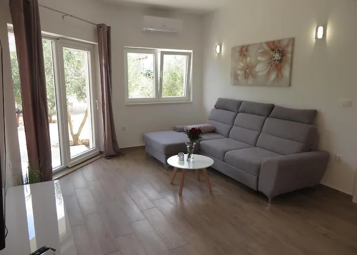 M&l Holliday Biograd Na Moru